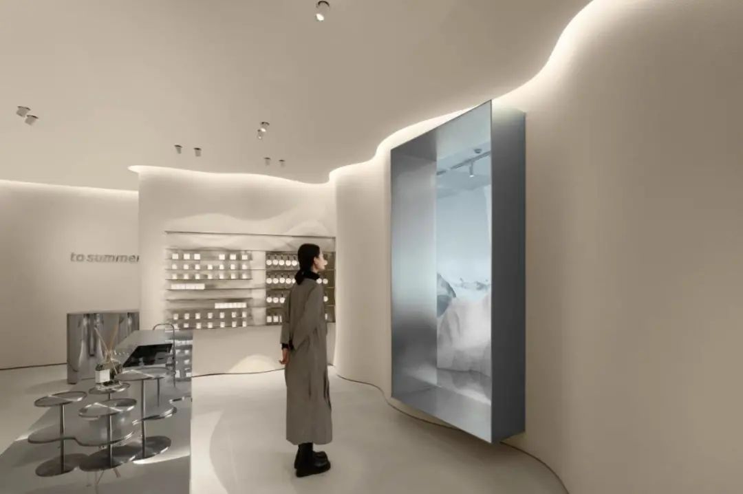 2024年美妆趋势,奢侈美妆投放