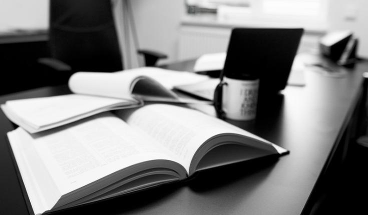 法官辞职能够去公司当法律顾问吗,法官辞职从事公司法务