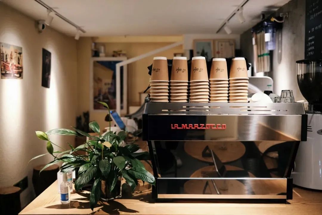 一杯coffee加“滨”，谢谢！