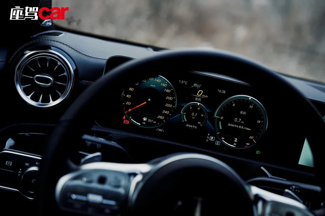 奔驰cla260落地价,奔驰轿跑两门2.0t