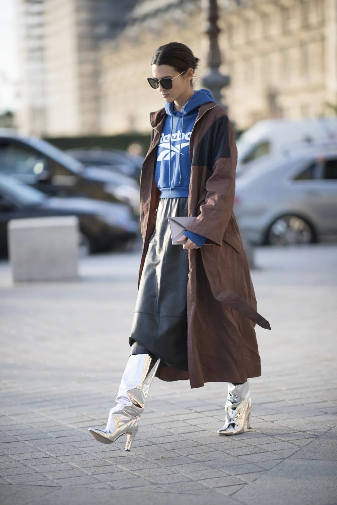 卫衣季节,秋季潮搭连帽卫衣尽显青春活力感