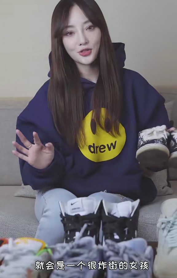 李小璐红色球鞋,李小璐最新打球照片