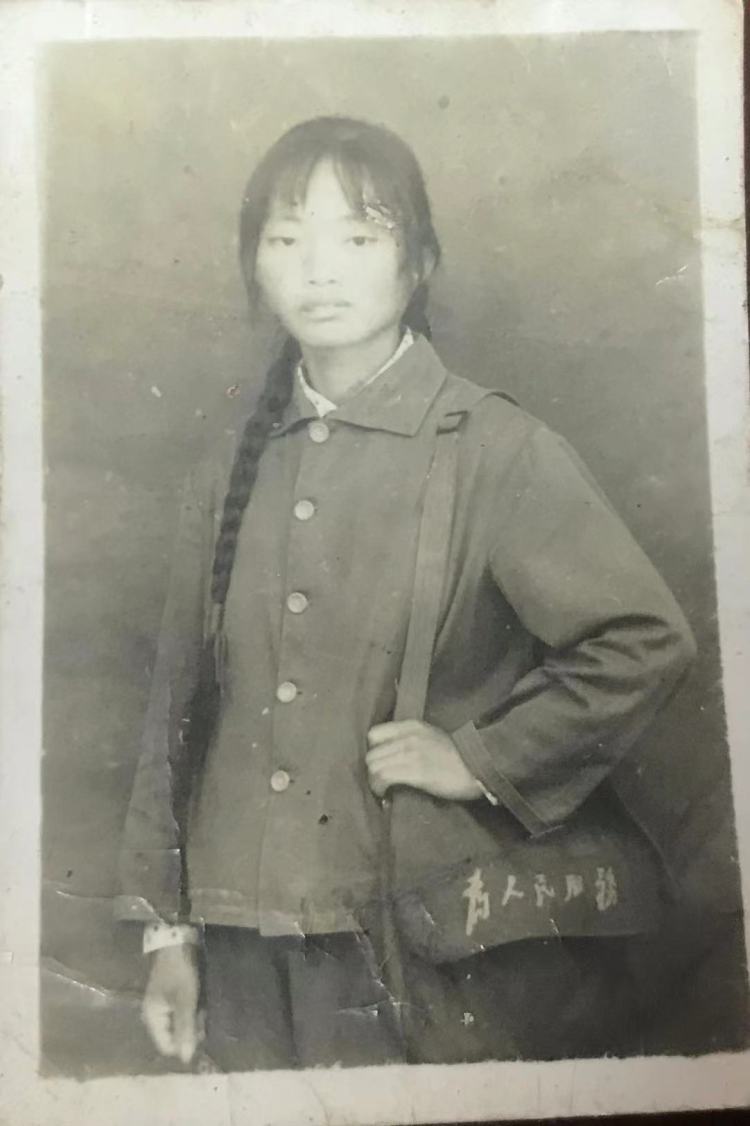 视频丨1963年小学毕业证、1972年初中毕业证、团员超龄离团纪念证……这些老证件你见过几个？