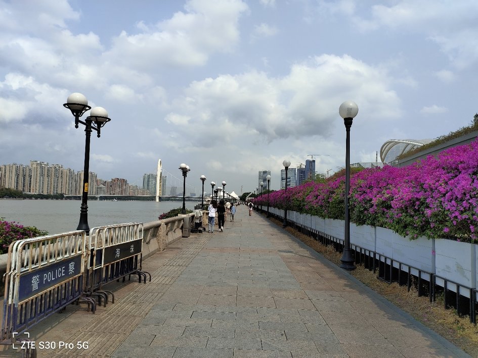 中兴s30pro评测颜值与性能共存,中兴s30pro对比红米note9a哪个质量好