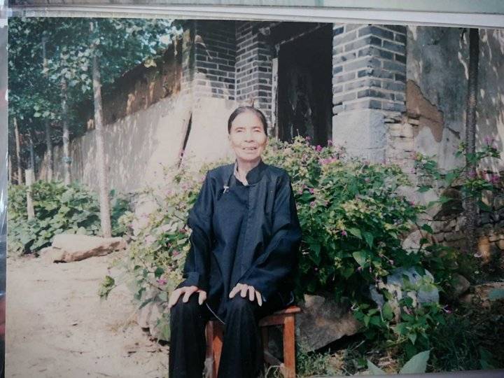 秋天的思念完全版原唱,秋天的思念送给我最牵挂的你