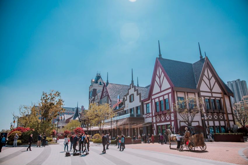 开街两天“收割”百万流量！这条酒吧街点亮岛城夜经济