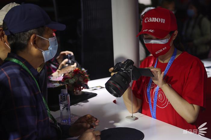 微单相机推荐2021佳能,佳能半画幅新镜头