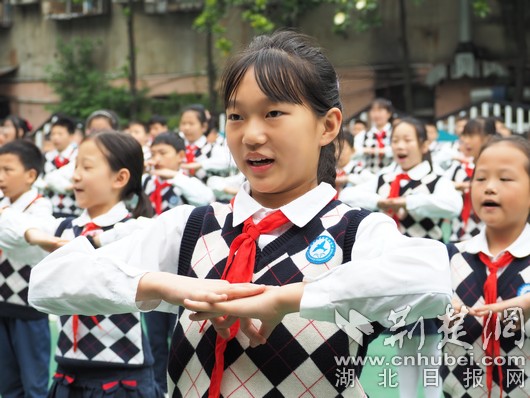 唱响校园之歌争做日照少年,师生同唱教育歌