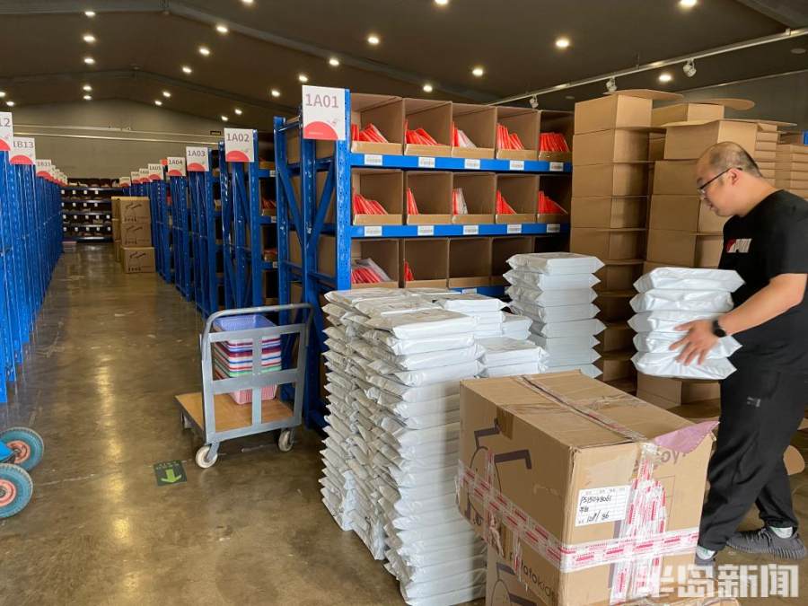 半岛观察丨一条盖毯爆火背后的童装江湖：3000家企业即墨鏖战，如何赢得三孩商机