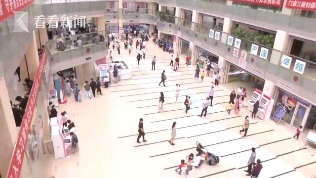 8岁男孩总是眨眼睛还抿嘴巴,小孩使劲眨眼睛做鬼脸是什么病