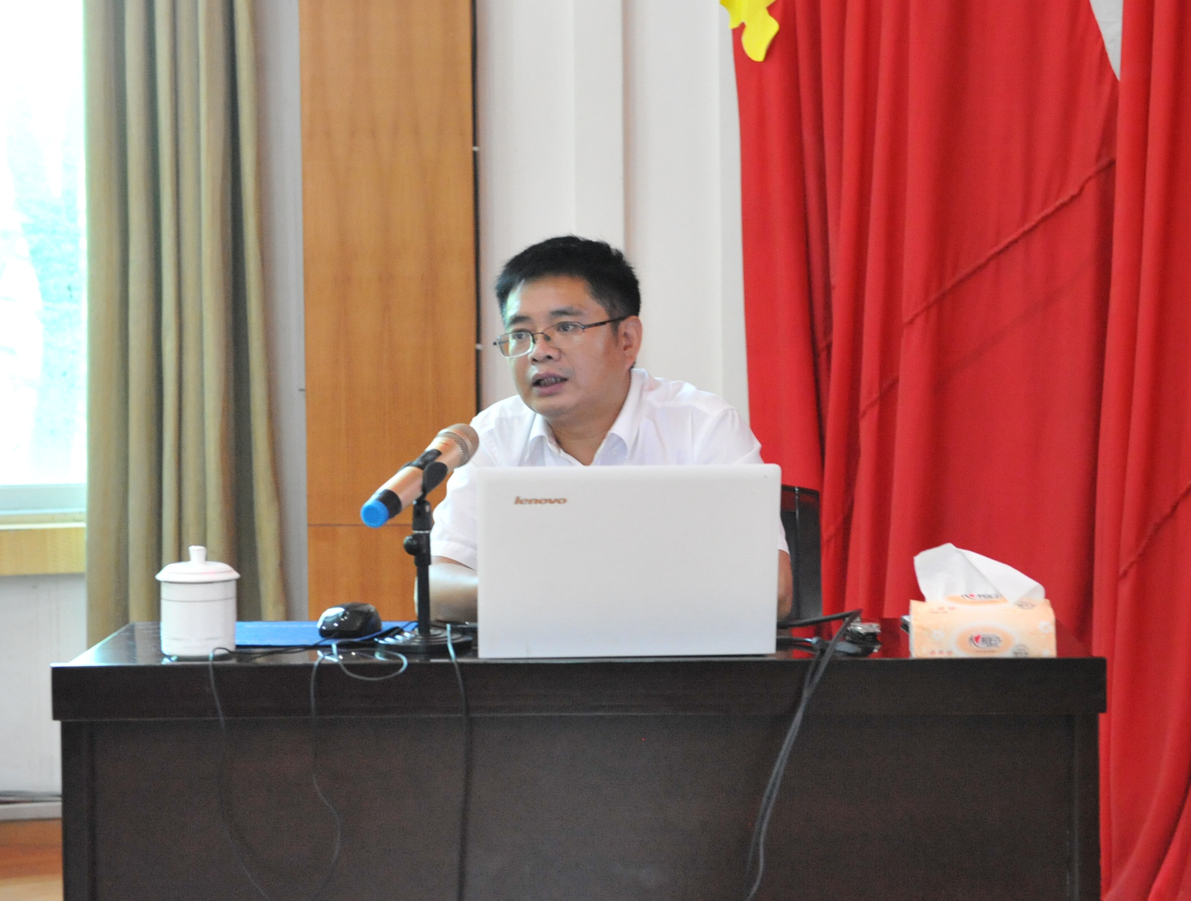 新时代新思想新征程——遵钛集团开展*党**的*八大十**以来*党**史专题学习辅导宣讲