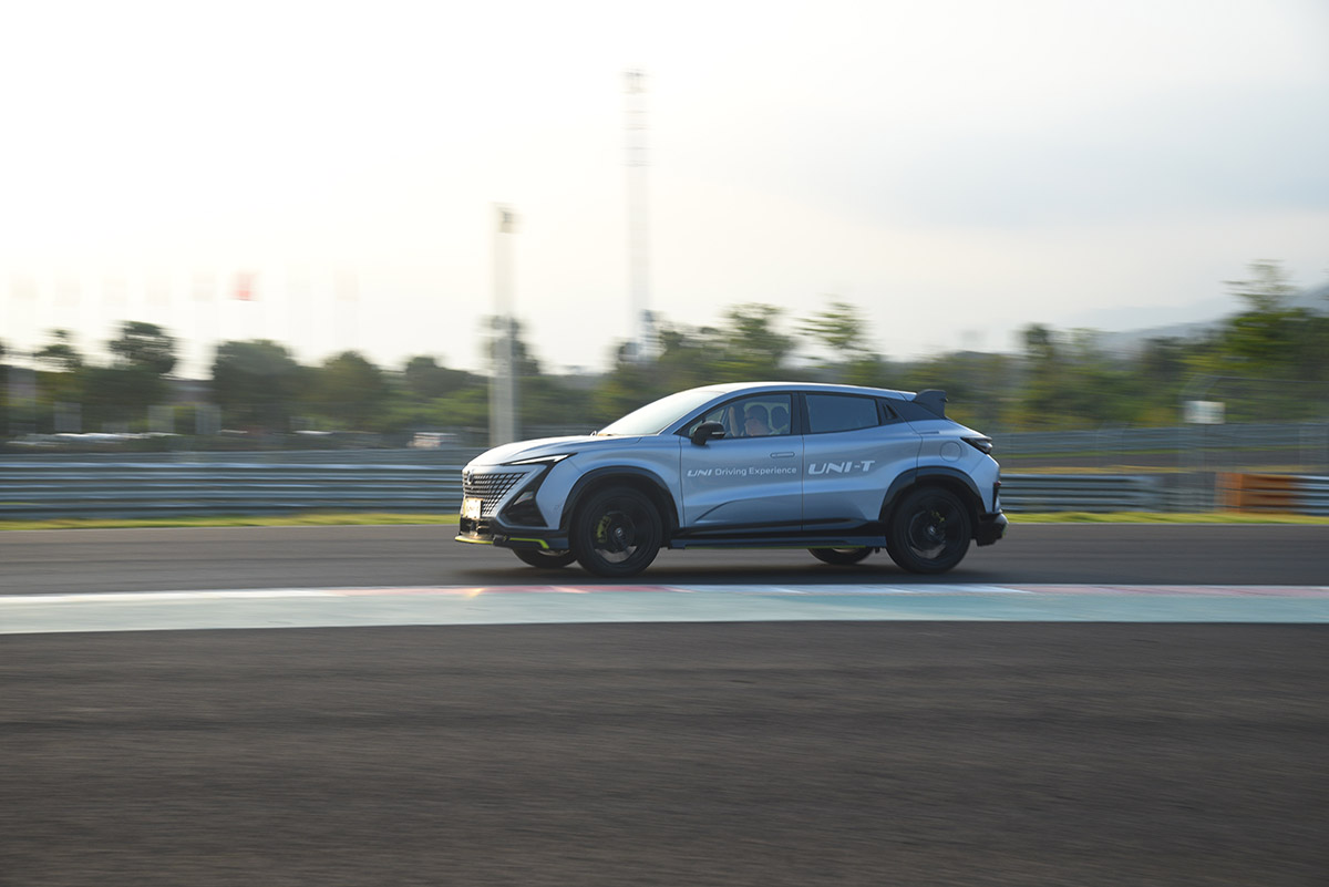 试驾2022款UNI-T把SUV开上赛道是种什么体验？