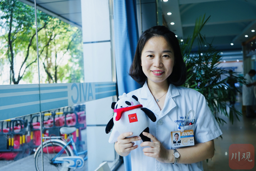 国庆特别科普·护眼篇丨建议离手机屏至少半米提醒娃儿注意“20-20-20”护眼法则