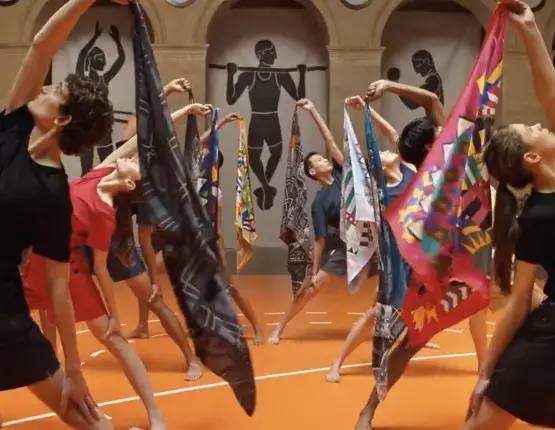 prada菜市场扔菜被拍到,prada菜市场卖的贵吗