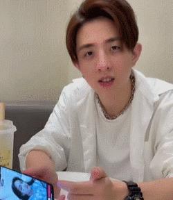 网恋奔现意外赚钱,一个月涨粉过万的短视频