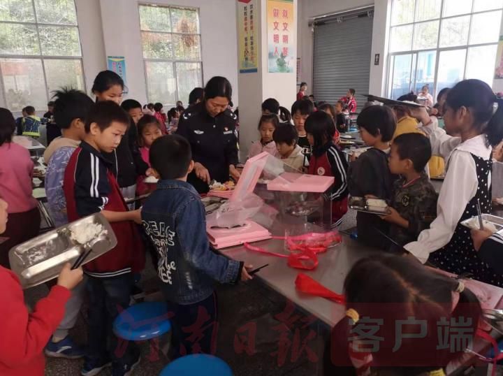 爱心传递情暖重阳完全版,情暖重阳共叙情怀