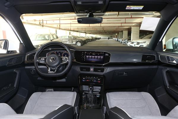 2022年25万左右中大型混动suv推荐,兼顾实惠与实用这款suv值得一看