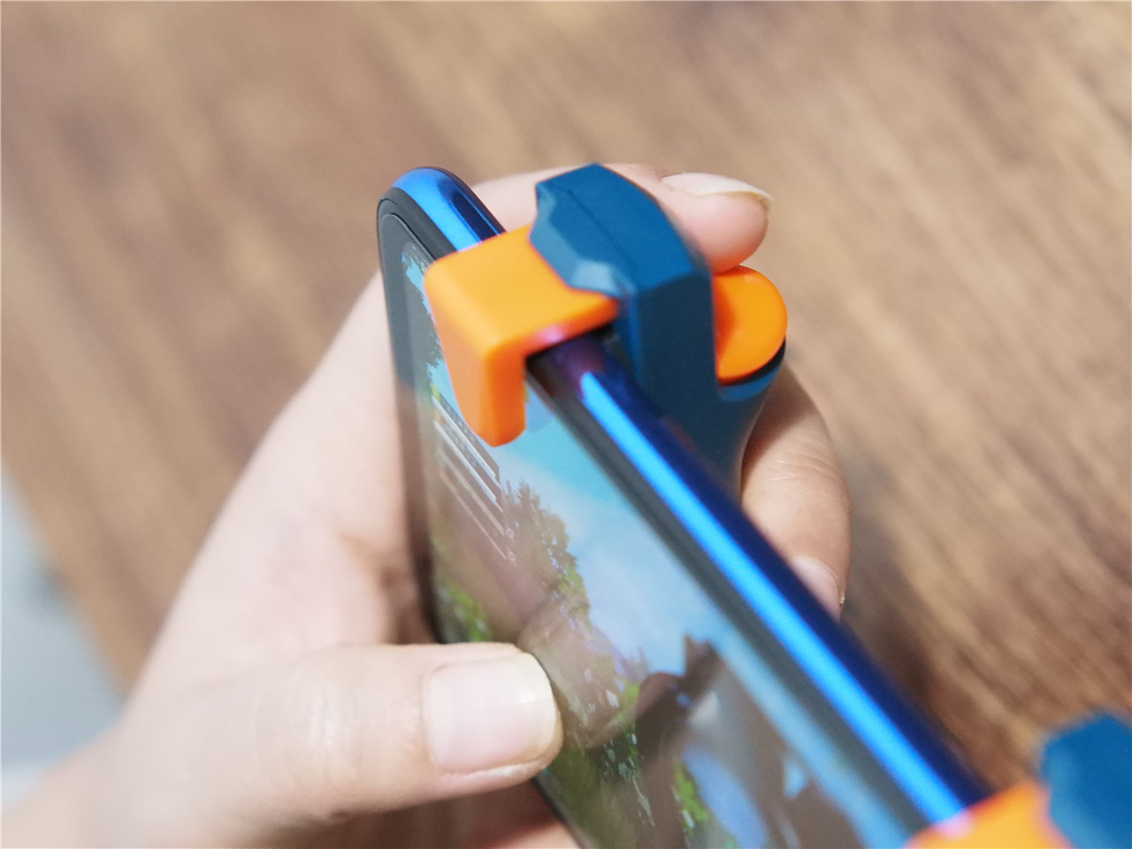 开黑吃鸡神器北通j1上手体验,北通j1手游按键怎么用