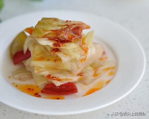 大白菜过油不会腻的做法,西瓜视频大白菜这么吃天天都不腻