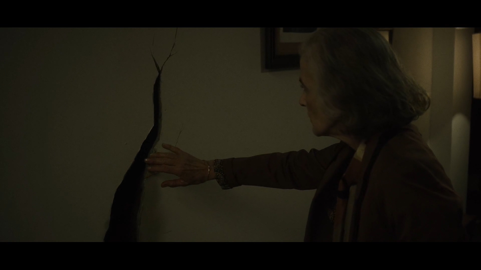 邻居天天半夜装修,邻居大半夜装修吓到了孩子