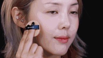 出汗出油还想持久不脱妆？你需要一盒好用的定妆粉