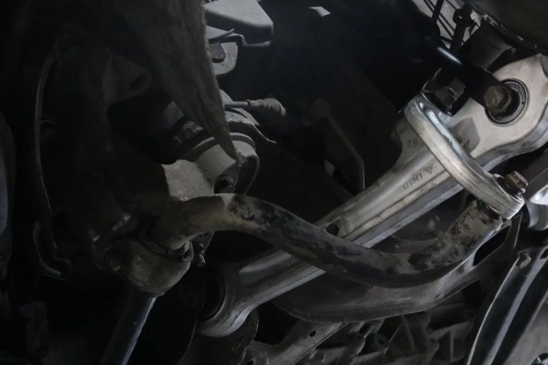 怪兽搞老车：翻新一辆残破生锈的柴油版奥迪A6，翻新后变新车