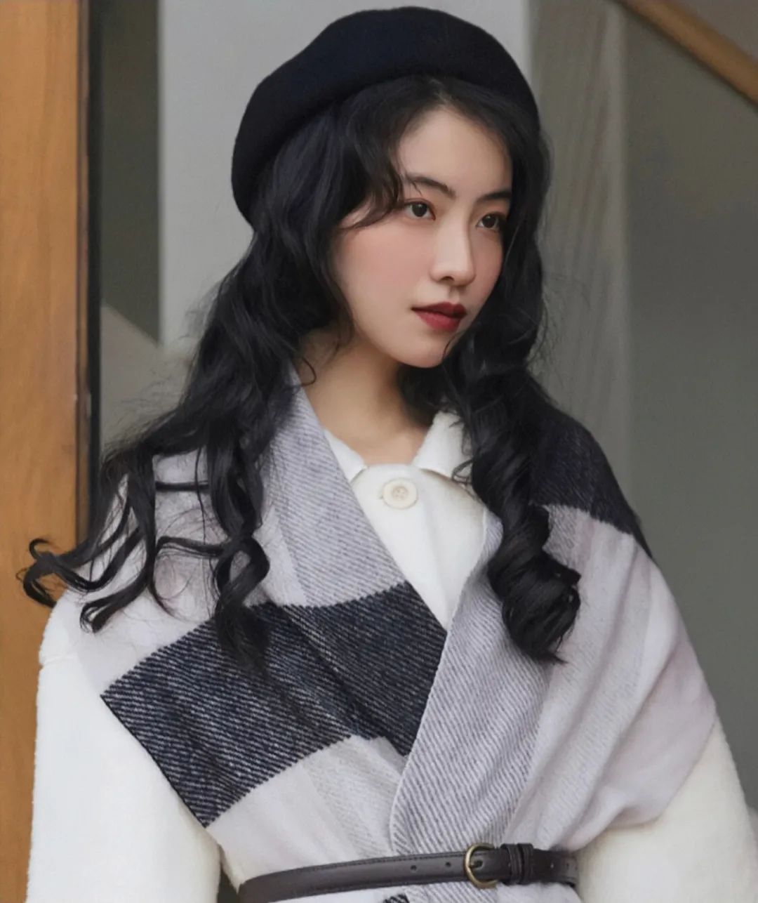 短发烫发2021流行发型40-50岁,2021年显脸小最流行的发型