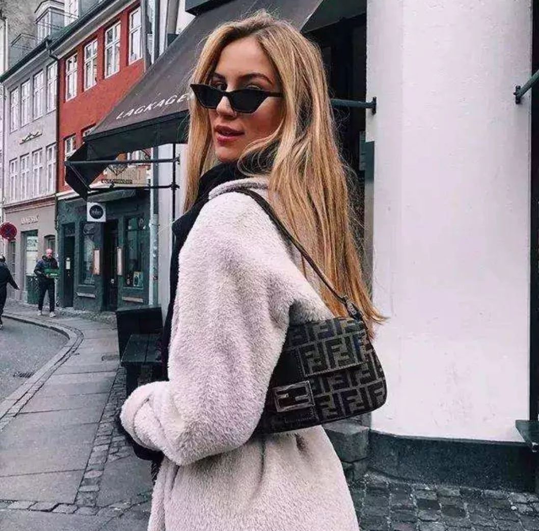 圣罗兰包包腋下包,lv包包腋下包新款