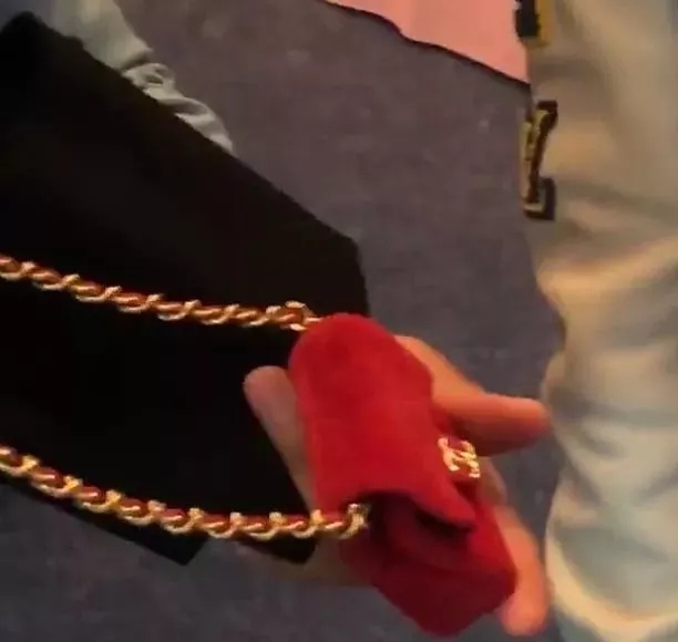 王诗龄戴的珠宝,王诗龄戴卡地亚手镯多少钱