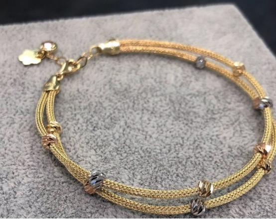 黄金饰品能够和什么饰品搭配,黄金饰品搭配技巧和方法图片