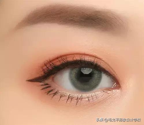 如何放大双眼眼妆效果,能够放大双眼十倍的眼妆