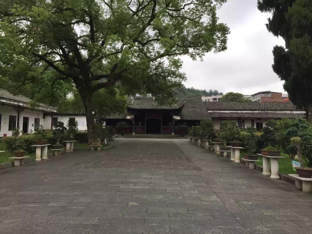 福建长汀县，何以在毛*东泽**眼中是革命“根本重地”？