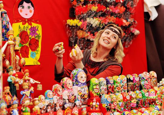 新手如何实现摆地摊月入20000,摆地摊最赚钱的4个方法