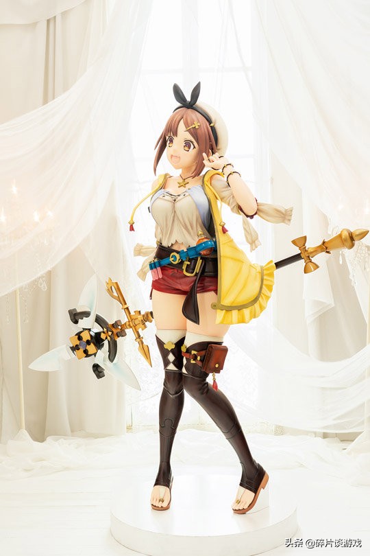 莱莎等身手办商品化企划公布：看到价格后默默地流下眼泪