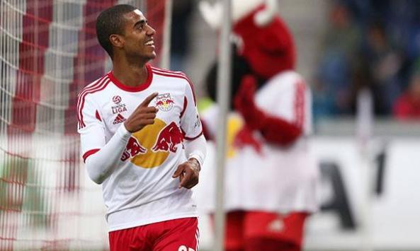 点赞！小伙托人代购球衣被骗，阿兰本人回应：见面拥抱送球衣