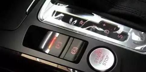 电子手刹起步时用踩刹车吗,电子手刹需要手动释放吗