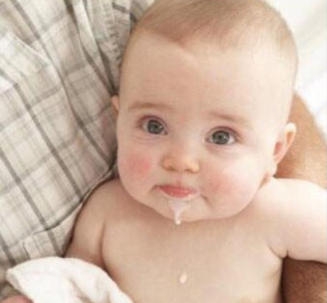 宝宝吐奶频繁怎样办,宝宝吐奶频繁怎么能够缓解