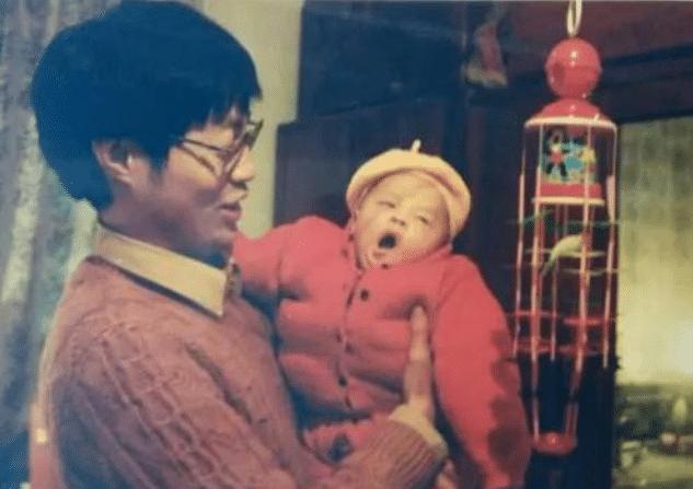 1岁半宝宝脸上长痘痘,一岁宝宝老是揉脸怎么回事