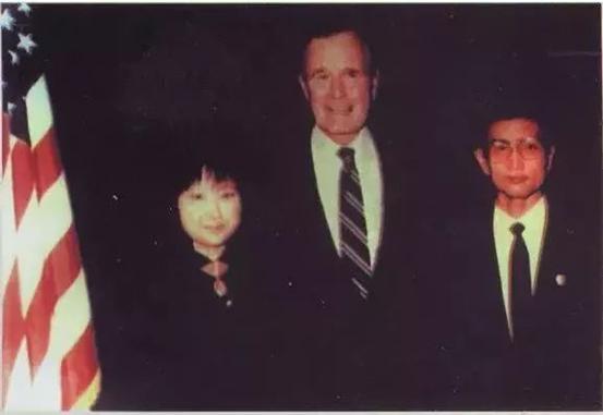 意念拦截原*弹子**，信徒800万，曾与美国总统合影，严新到底有多狠