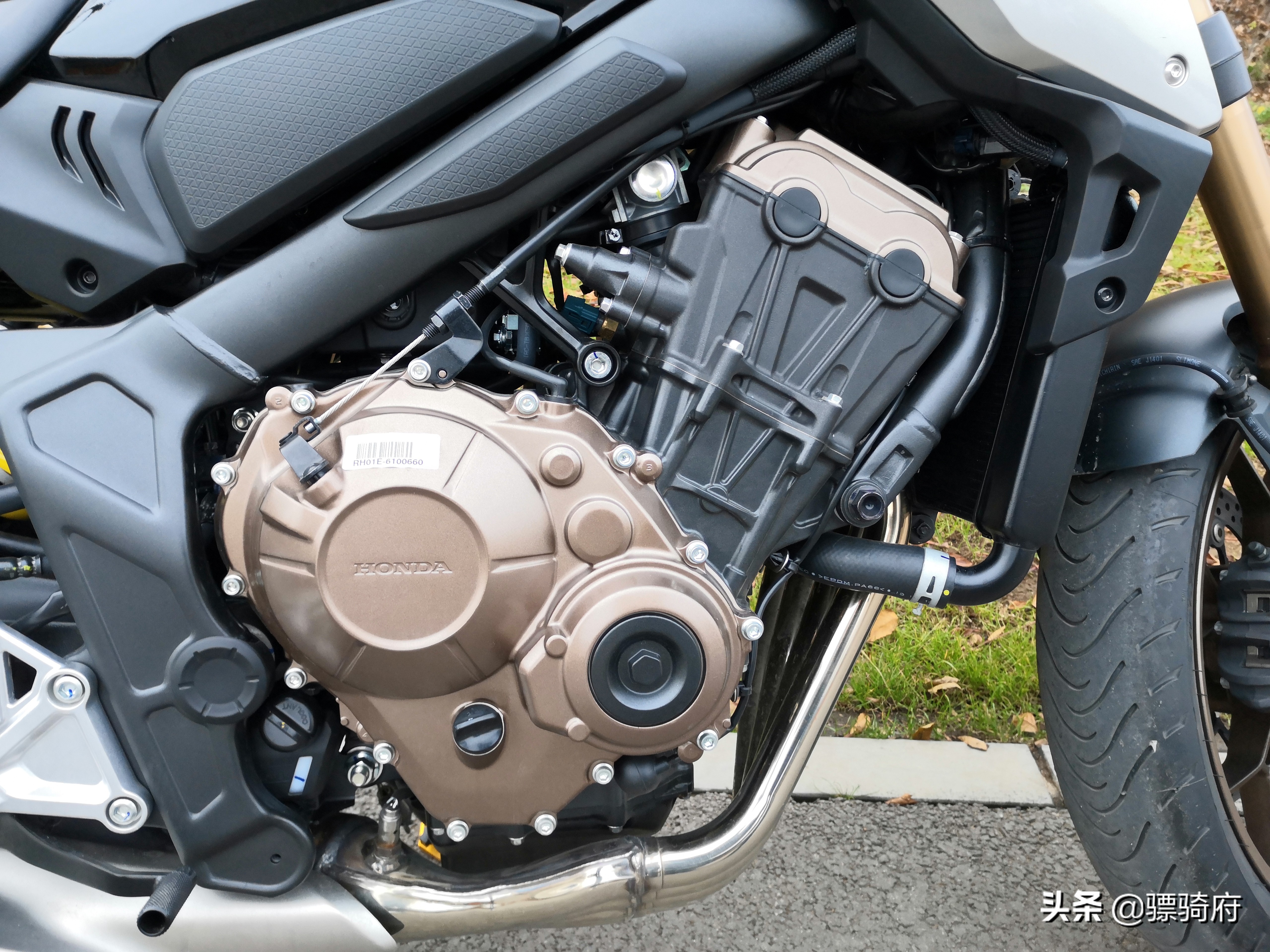 试驾本田CB650R,本田cb650r和川崎z900和duke790