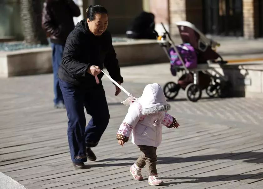 亲爹在高铁上猥亵女儿，不是父爱是下流！