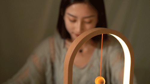 宜家高颜值台灯,广美磁悬浮台灯