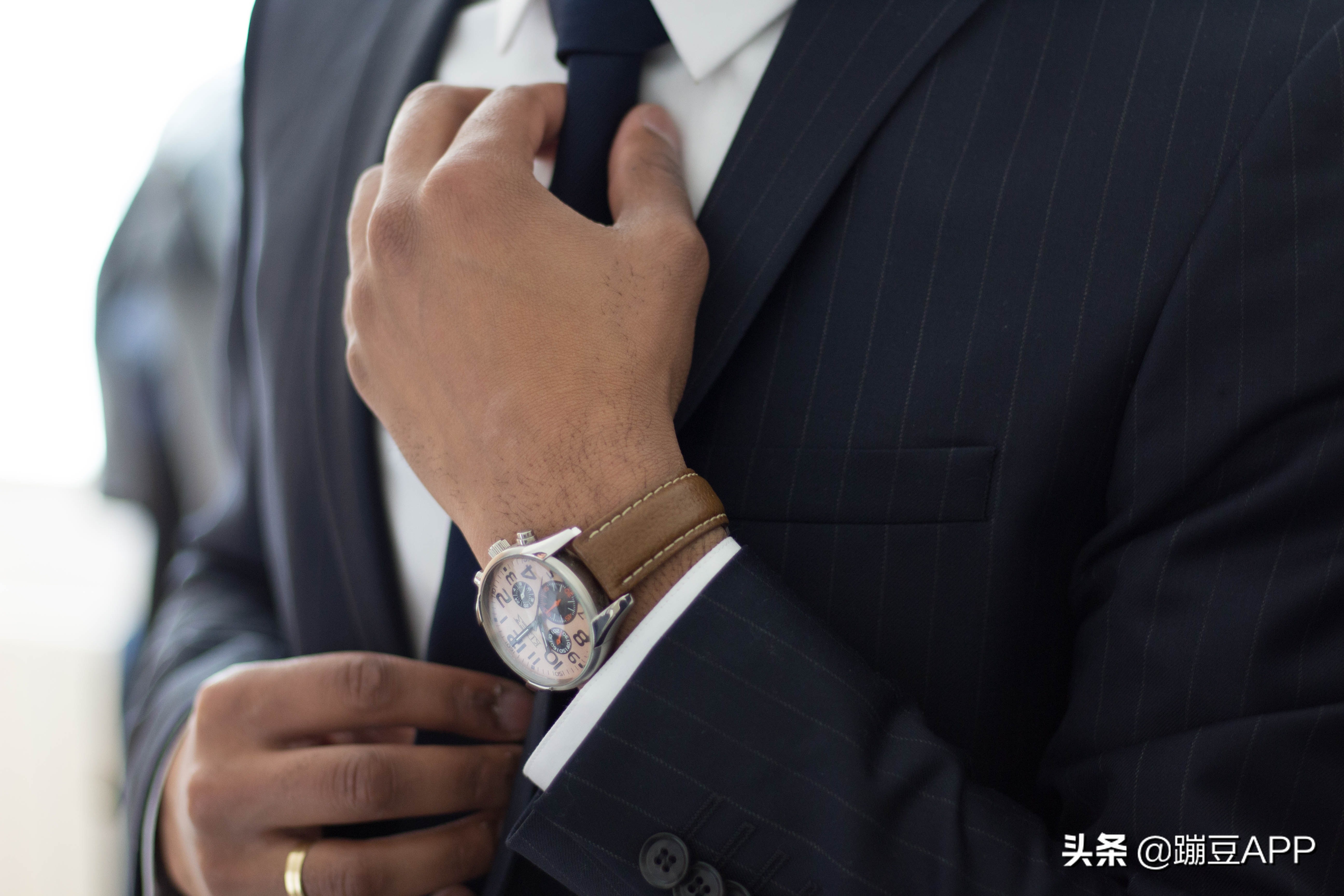 职场不是只靠努力工作就能告捷,职场上比努力工作更重要的3件事