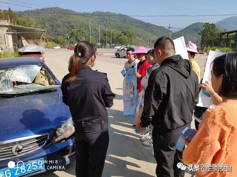 文明交通进校园,交警进驾校开展五个一宣传活动