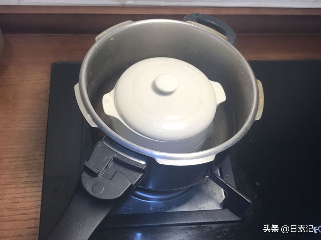 花胶的正确炖法和肉炖花胶吃法,即食花胶和自己熬汤的花胶