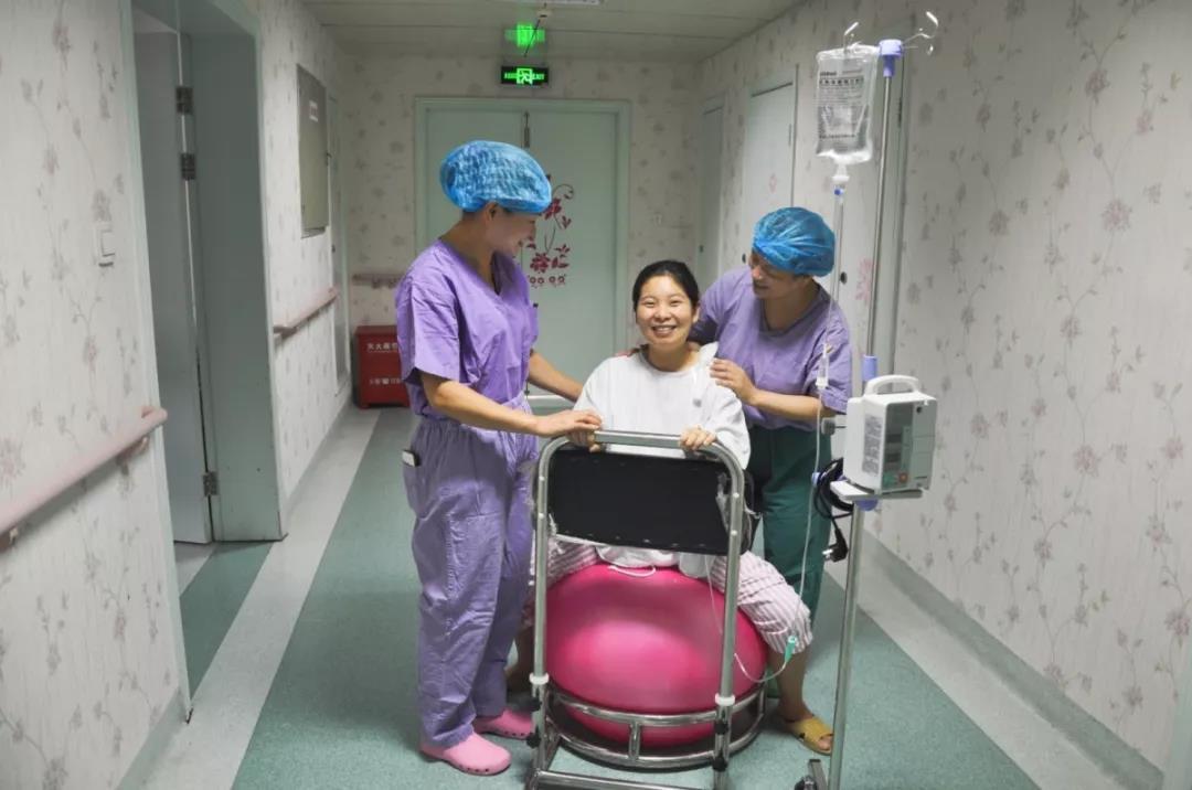 顺产妇女坐月子需要注意什么,产后三天怎么照顾宝宝