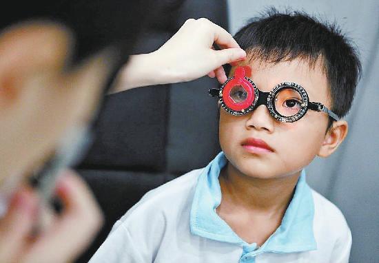 孩子眼睛近视怎么补救纠正视力,儿童视力该怎么样干预