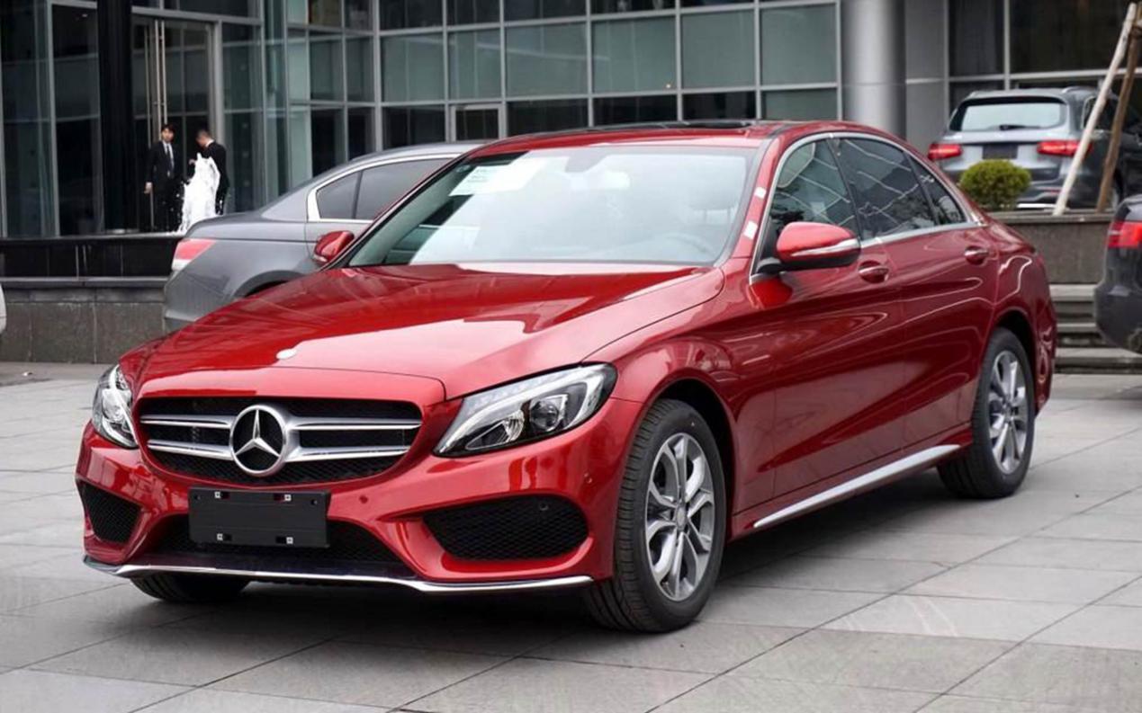 奔驰c级现在值得买吗还是等新款,奔驰c级能买到以前的老款吗