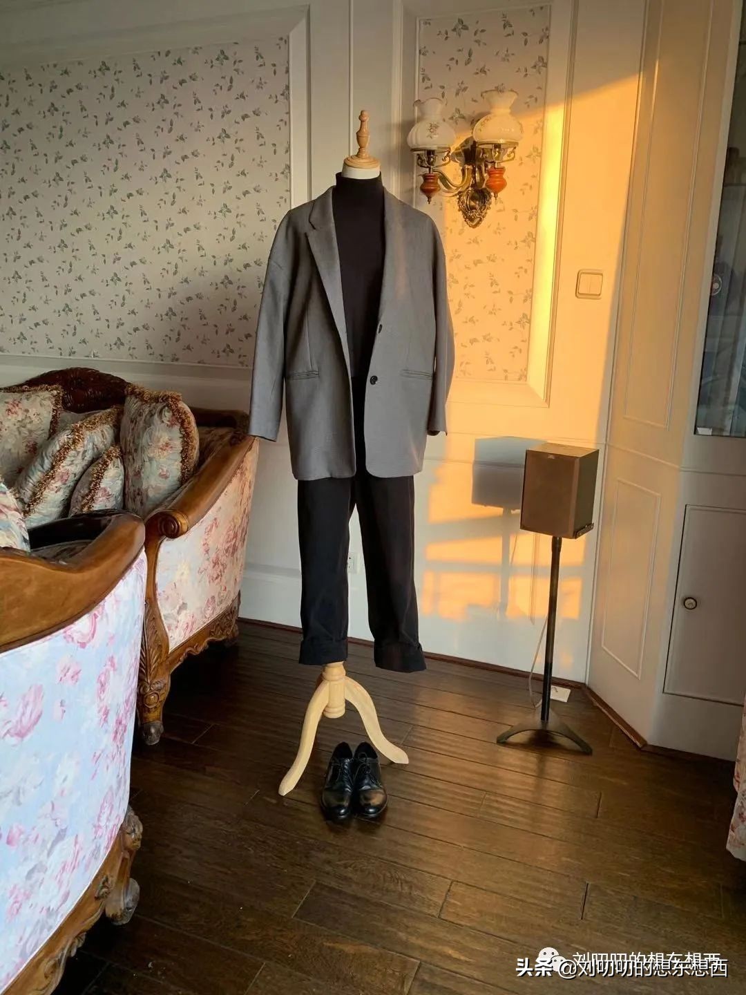 女人背厚夏天合适穿什么样的衣服,宽肩厚背的人穿什么好看