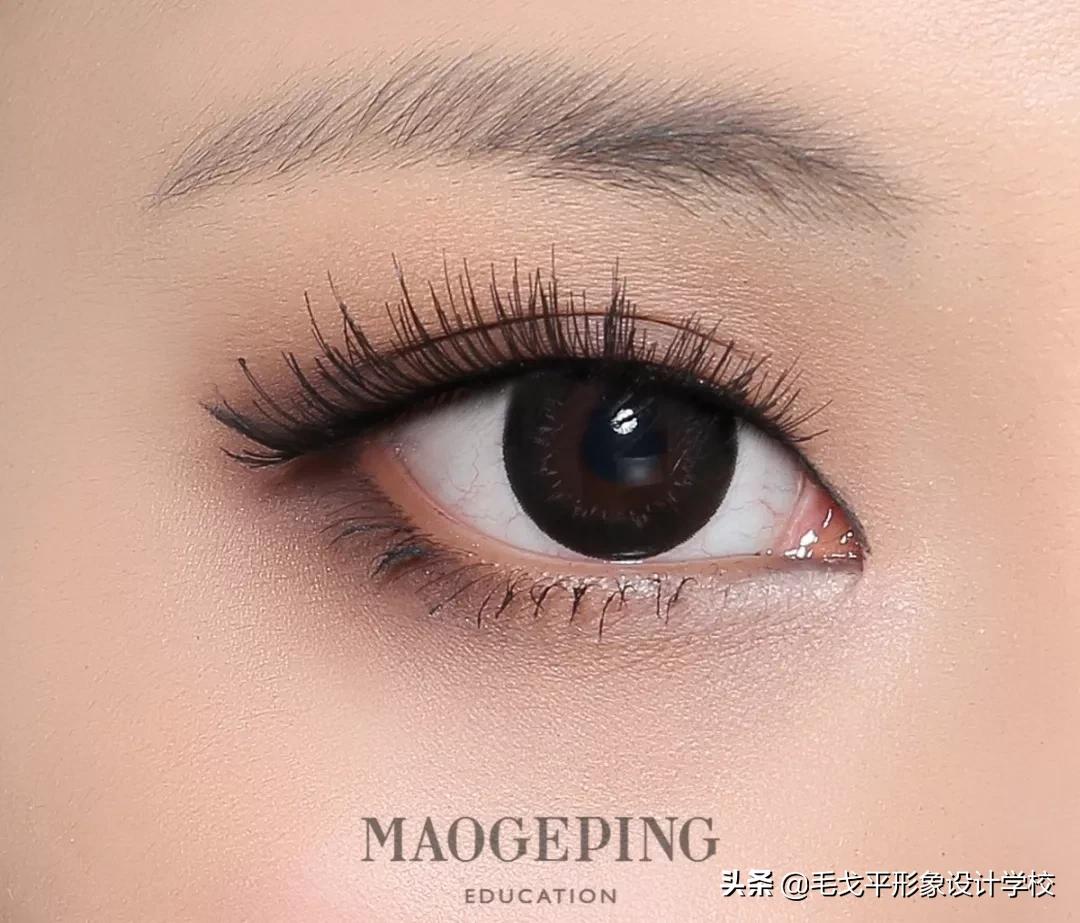 怎么画眼妆又简单又干净单眼皮,单眼皮新手眼妆怎么画显大又干净